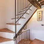 Ilaria Apartman *